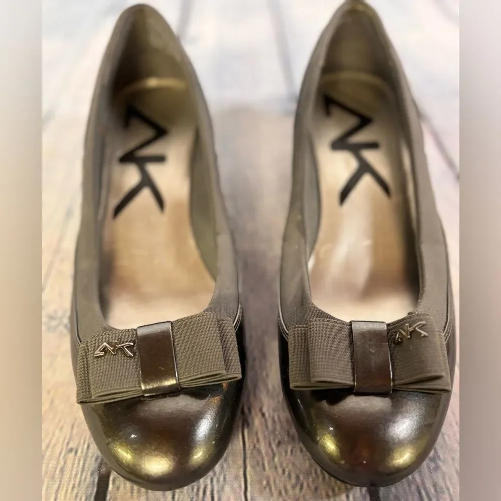 Anne Klein AK7 Stefania Classic Gray Patent Leather Wedge Ballet Shoe Size 8